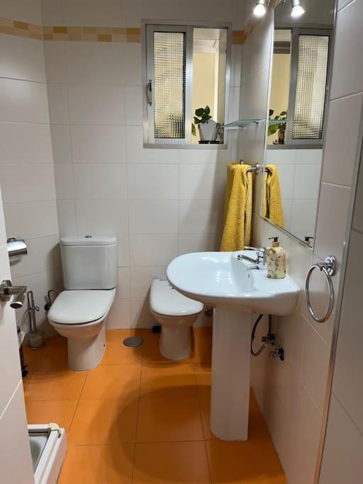 Triana Family Suites Севилья Экстерьер фото