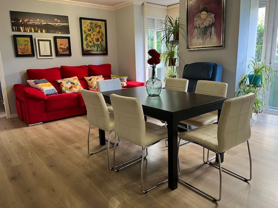 Triana Family Suites Севилья Экстерьер фото